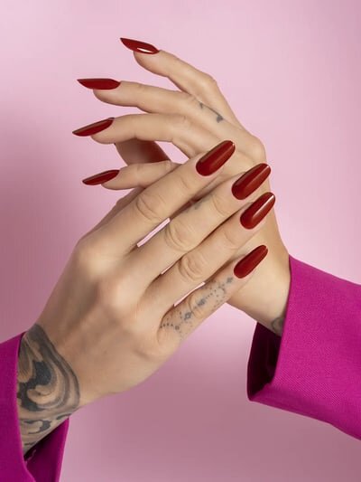 unghie rosse per San Valentino